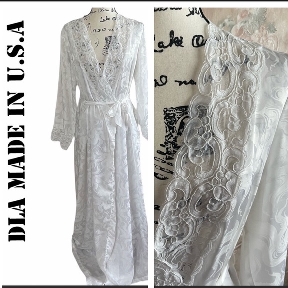 DLA made in USA Other - WHITE SATIN ROBE MINT CONDITION MADE I THE USA BY DLA